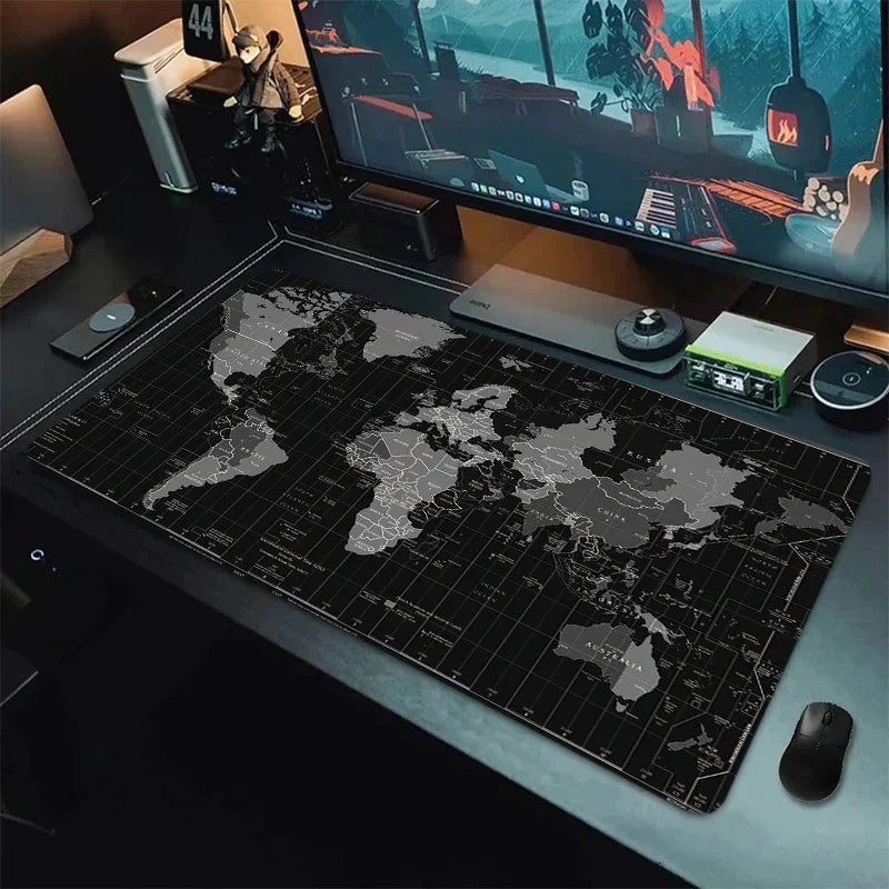 Tappetino per mouse XXL da 40x90cm con stampa dettagliata di una mappa del mondo, perfetto per postazioni gaming e per l'ufficio, con una superficie antiscivolo.