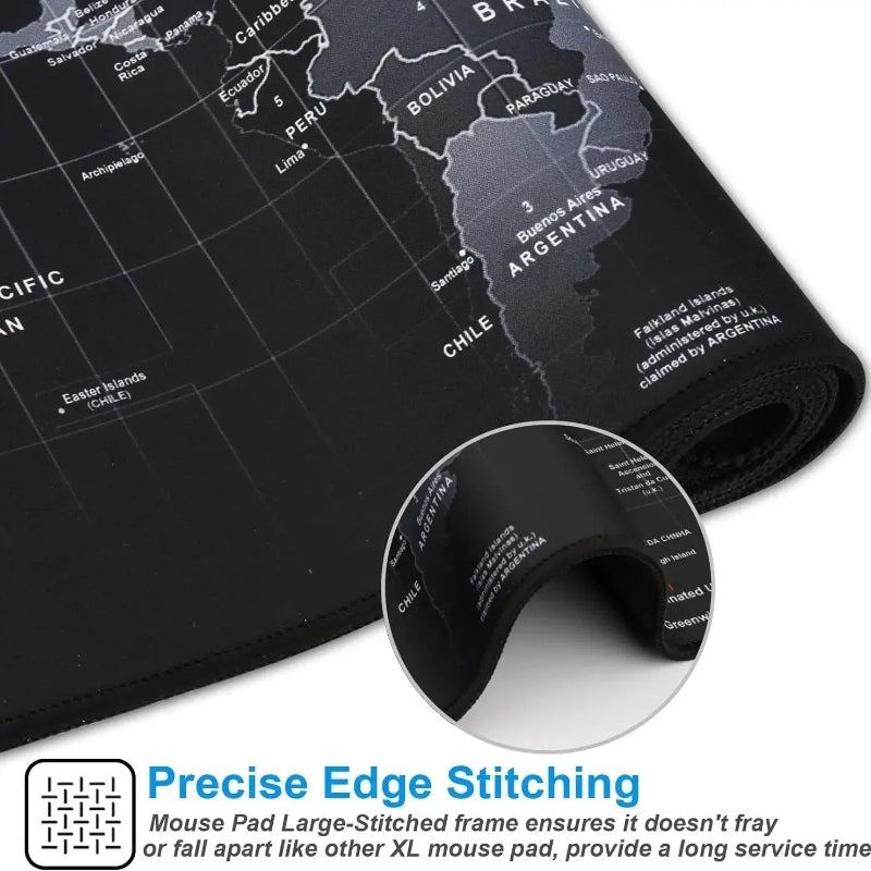 Dettaglio ravvicinato del tappetino da scrivania Deskzone con design di mappa del mondo, che mostra la cucitura di precisione sui bordi. Un ingrandimento circolare evidenzia la robustezza delle cuciture, garantendo durata e prevenendo lo sfilacciamento del tappetino.